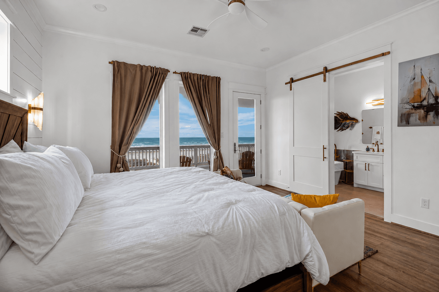 Grand Beach Retreat 16