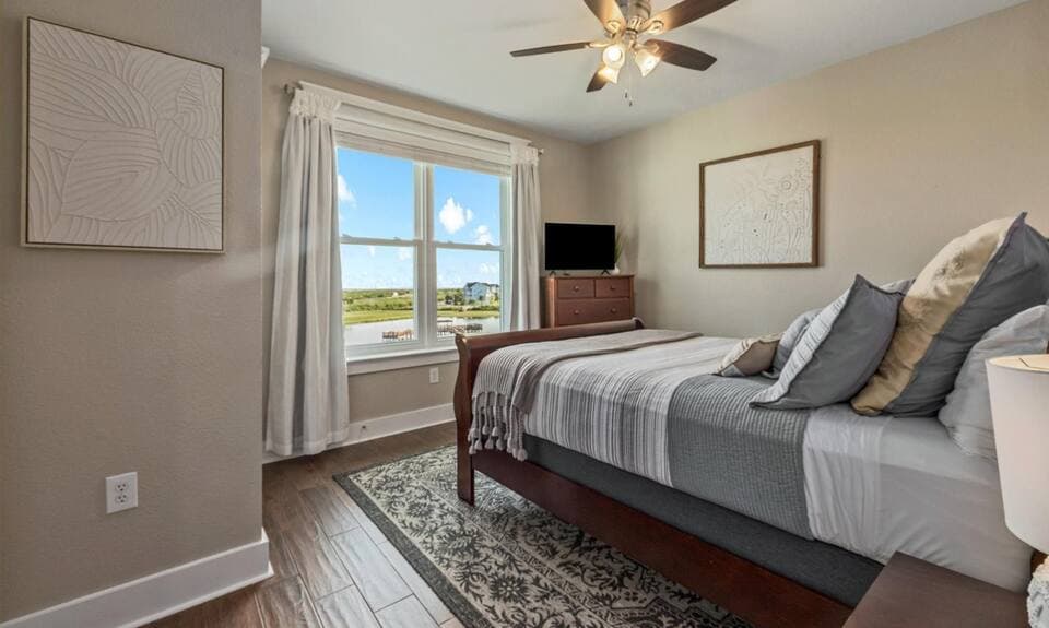 Top-Floor Condo at Pointe West 15