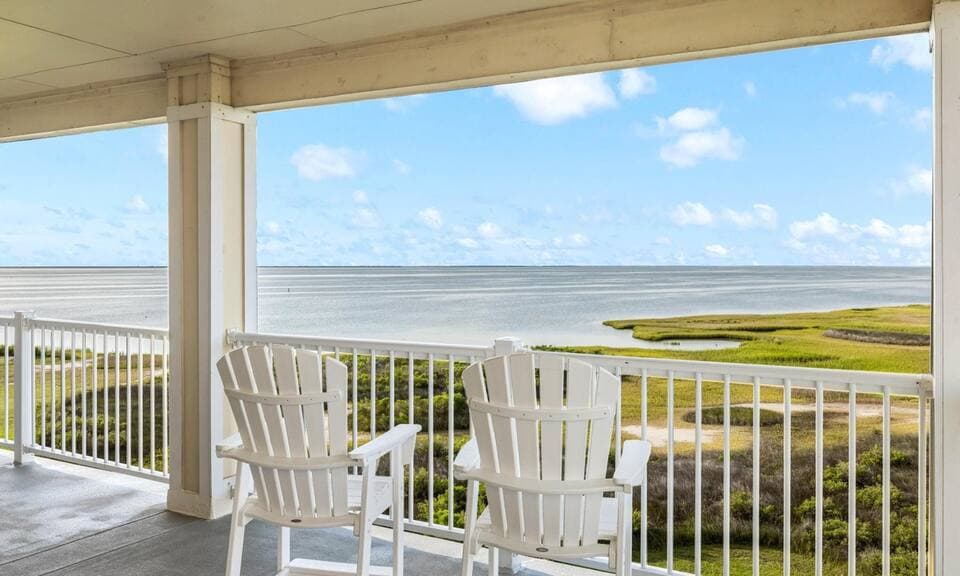 Top-Floor Condo at Pointe West 22